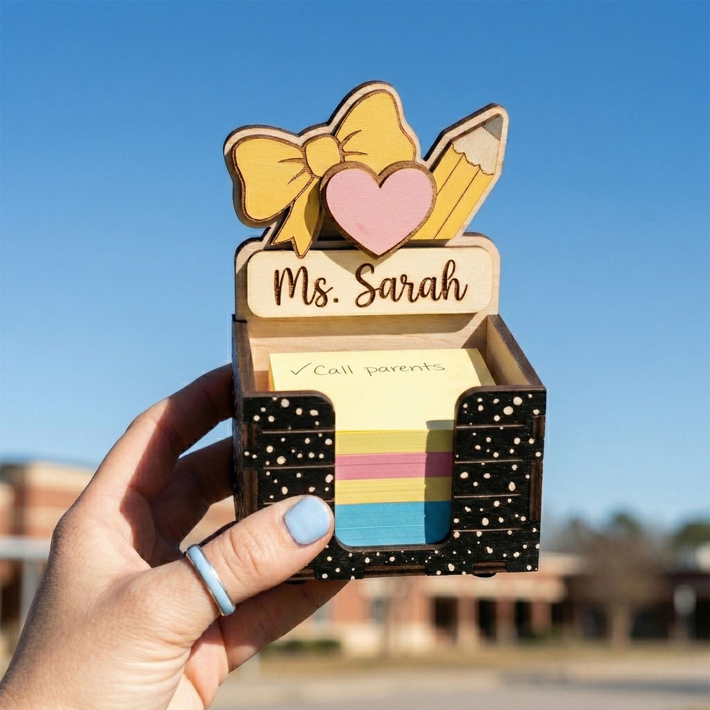 Personalized Teacher Pencil Bow Heart Design Sticky Note Holder, Custom Name Wooden Post It Note Holder for Teacher, Desk Organizer, Back To School Gift, Classroom Desk Decor