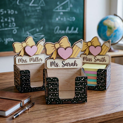 Personalized Teacher Pencil Bow Heart Design Sticky Note Holder, Custom Name Wooden Post It Note Holder for Teacher, Desk Organizer, Back To School Gift, Classroom Desk Decor