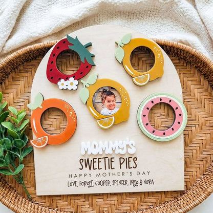 Personalized Fruit Kids Photo Sign, Custom Kids Photo Insert Wooden Mother’s Day Sign, Strawberry Lemon Orange Watermelon Theme Family Gift, Sweetie Pie Mom Grandma Keepsake Decor