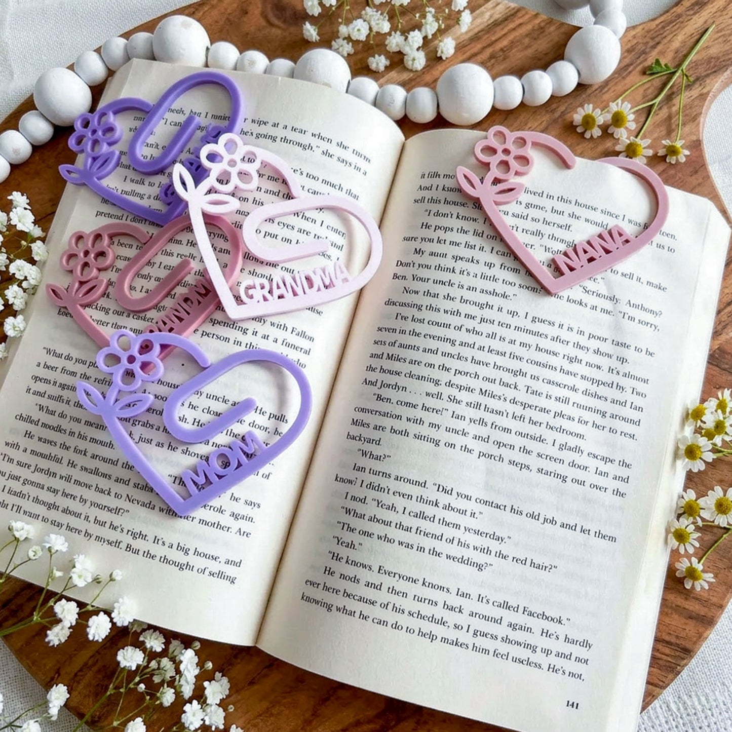 Personalized Heart Flower Jumbo Clip Bookmark, Custom Name Heart Paperclip Bookmark for Mom Grandma Nana, Floral Book Lover Gift, Cute Personalized Reading Accessory